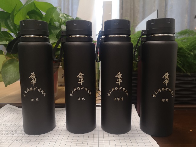 透风队个人订造保温水杯-蔡维文摄.jpg